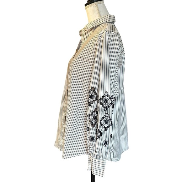 Chicos Classic Striped Long Sleeve Embroidered Poplin Button Down Shirt SZ Large - Picture 3 of 9